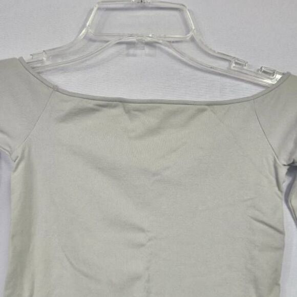 Skims light Essential bodysuit Nwot - Picture 7 of 8